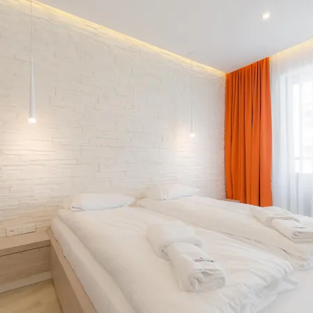 By The River In With Pool, Sauna & Gym By Renters 3* Gdaňsk