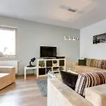 By The River In With Pool, Sauna & Gym By Renters Ξενοδοχείο με διαμερίσματα 3*