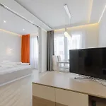By The River In With Pool, Sauna & Gym By Renters Γκντανσκ