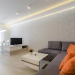 By The River In With Pool, Sauna & Gym By Renters Γκντανσκ