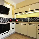 Ξενοδοχείο με διαμερίσματα By The River In With Pool, Sauna & Gym By Renters 3*