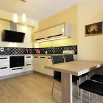 By The River In With Pool, Sauna & Gym By Renters Ξενοδοχείο με διαμερίσματα