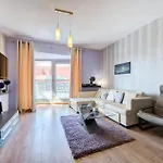 By The River In With Pool, Sauna & Gym By Renters Ξενοδοχείο με διαμερίσματα 3*