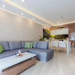 By The River In With Pool, Sauna & Gym By Renters Ξενοδοχείο με διαμερίσματα