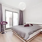 By The River In With Pool, Sauna & Gym By Renters 3*