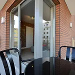 Ξενοδοχείο με διαμερίσματα By The River In With Pool, Sauna & Gym By Renters