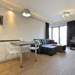 By The River In With Pool, Sauna & Gym By Renters Ξενοδοχείο με διαμερίσματα 3*