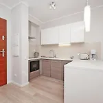 Ξενοδοχείο με διαμερίσματα By The River In With Pool, Sauna & Gym By Renters 3*