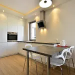 By The River In With Pool, Sauna & Gym By Renters 3*
