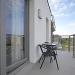 By The River In With Pool, Sauna & Gym By Renters 3* Γκντανσκ