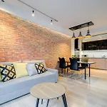 By The River In With Pool, Sauna & Gym By Renters Γκντανσκ