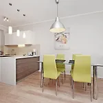 Ξενοδοχείο με διαμερίσματα By The River In With Pool, Sauna & Gym By Renters 3*