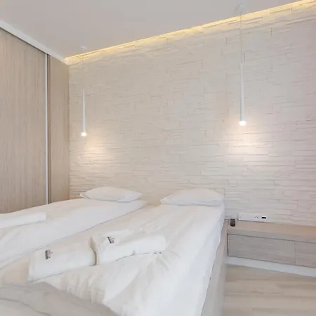 By The River In With Pool, Sauna & Gym By Renters Appart hôtel Gdańsk