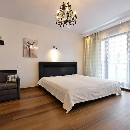 Economy Dom & House By The River In With Pool, Sauna And Gym Apartamento *