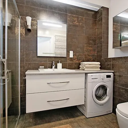 Apartamento Economy Dom & House By The River In With Pool, Sauna And Gym *