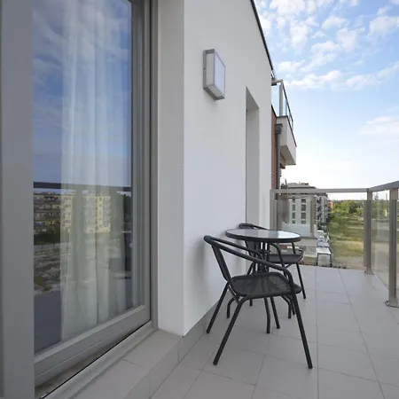 By The River In With Pool, Sauna & Gym By Renters 3* 格但斯克