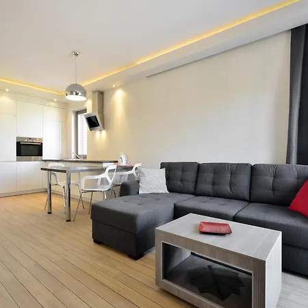 Apartamento Economy Dom & House By The River In With Pool, Sauna And Gym