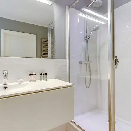 Dom & House By The River In With Pool, Sauna And Gym 3*