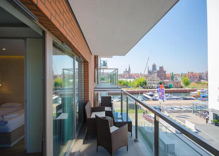 Aparthotel Dom & House By The River In With Pool, Sauna And Gym Gdaňsk