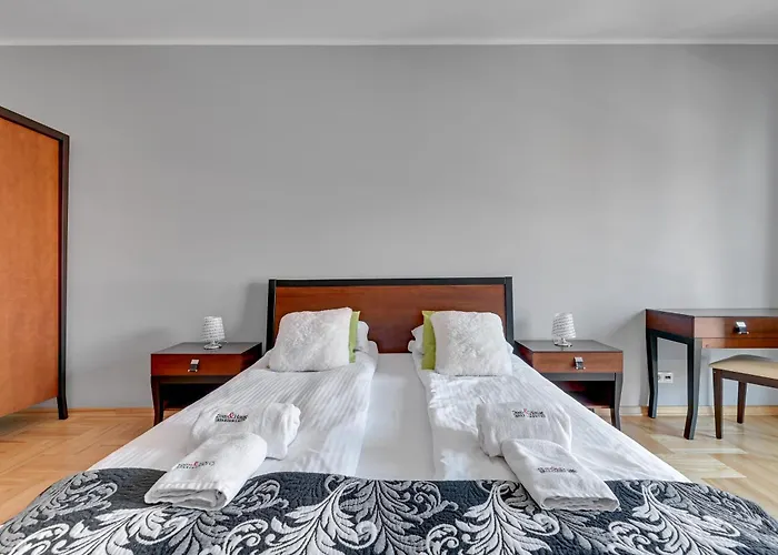 Dom & House By The River In With Pool, Sauna And Gym Aparthotel