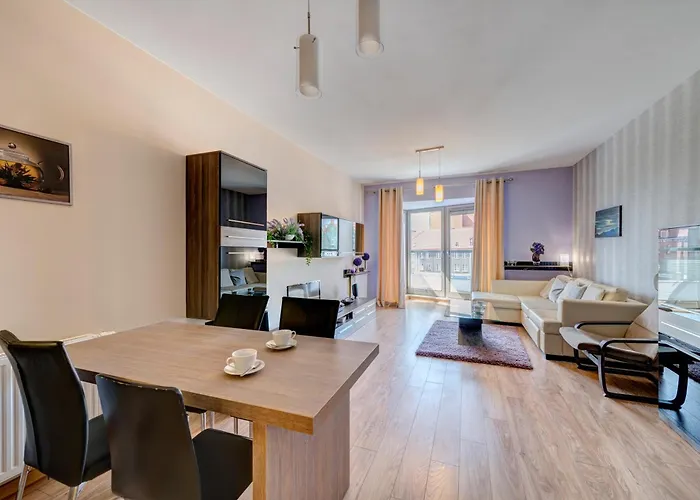 Dom & House By The River In With Pool, Sauna And Gym Aparthotel