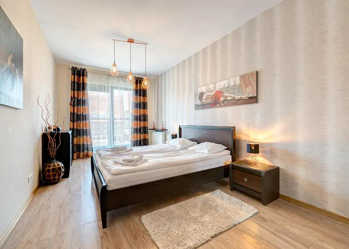 Dom & House By The River In With Pool, Sauna And Gym アパートホテル