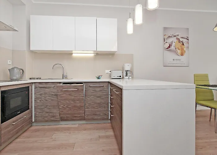 By The River In With Pool, Sauna & Gym By Renters