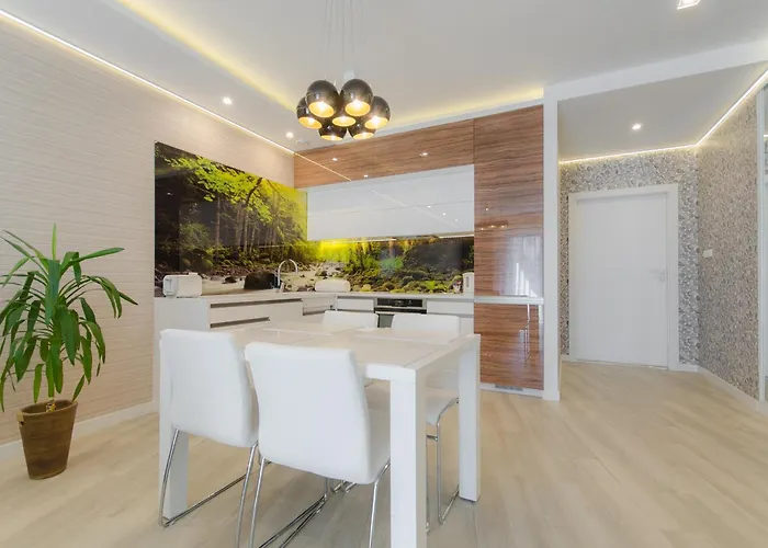 By The River In With Pool, Sauna & Gym By Renters 公寓式酒店 格但斯克