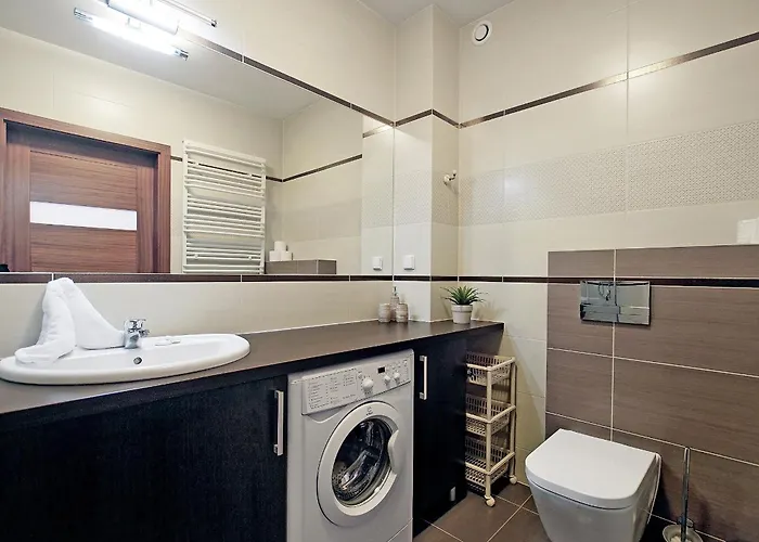 By The River In With Pool, Sauna & Gym By Renters 3*