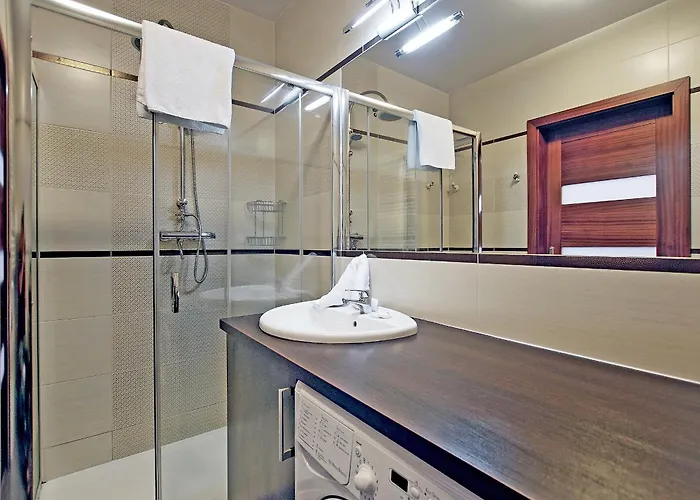 By The River In With Pool, Sauna & Gym By Renters 3* 格但斯克