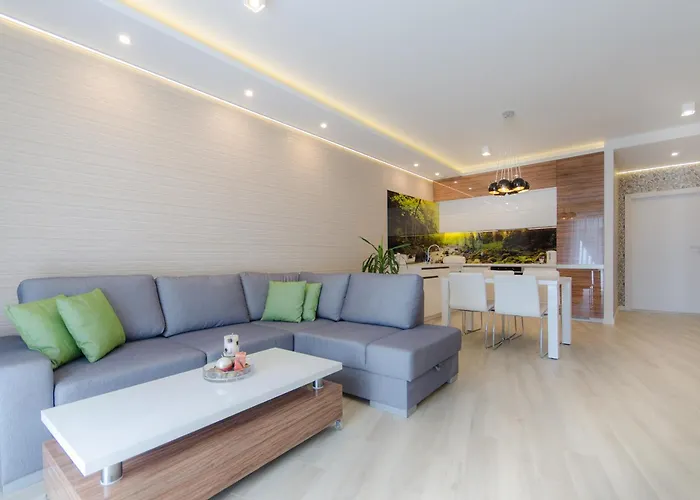 Dom & House By The River In With Pool, Sauna And Gym アパートホテル