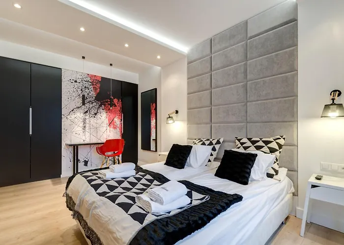 Dom & House By The River In With Pool, Sauna And Gym