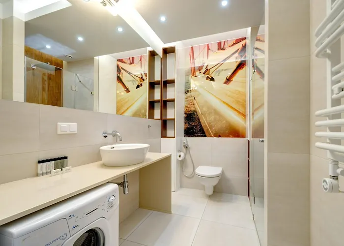 By The River In With Pool, Sauna & Gym By Renters 3*