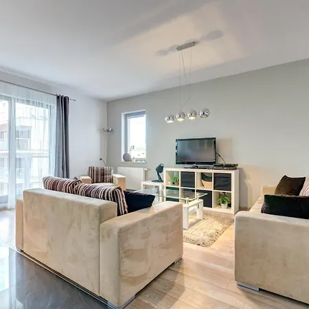 By The River In With Pool, Sauna & Gym By Renters