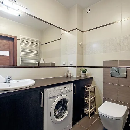 By The River In With Pool, Sauna & Gym By Renters 3*