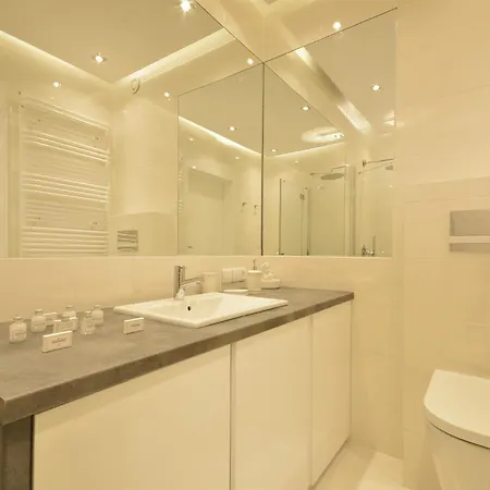 By The River In With Pool, Sauna & Gym By Renters Appart hôtel Gdańsk