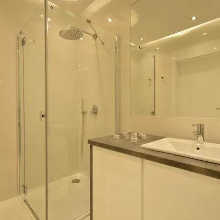 By The River In With Pool, Sauna & Gym By Renters Appart hôtel