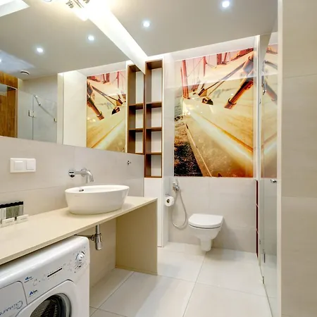 By The River In With Pool, Sauna & Gym By Renters 3*