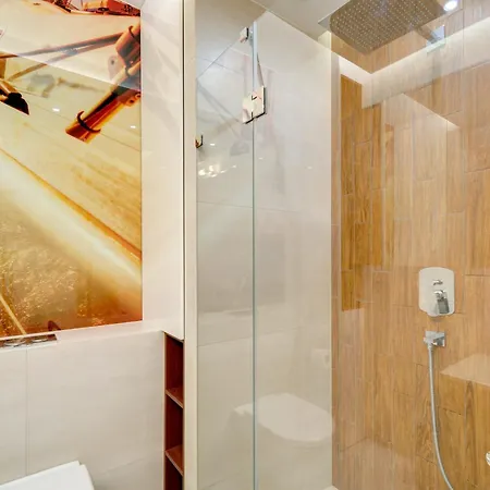 By The River In With Pool, Sauna & Gym By Renters 3* Gdańsk